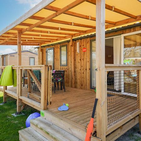 Le Camping Grand Cerf Hotel Gimouille Bagian luar foto