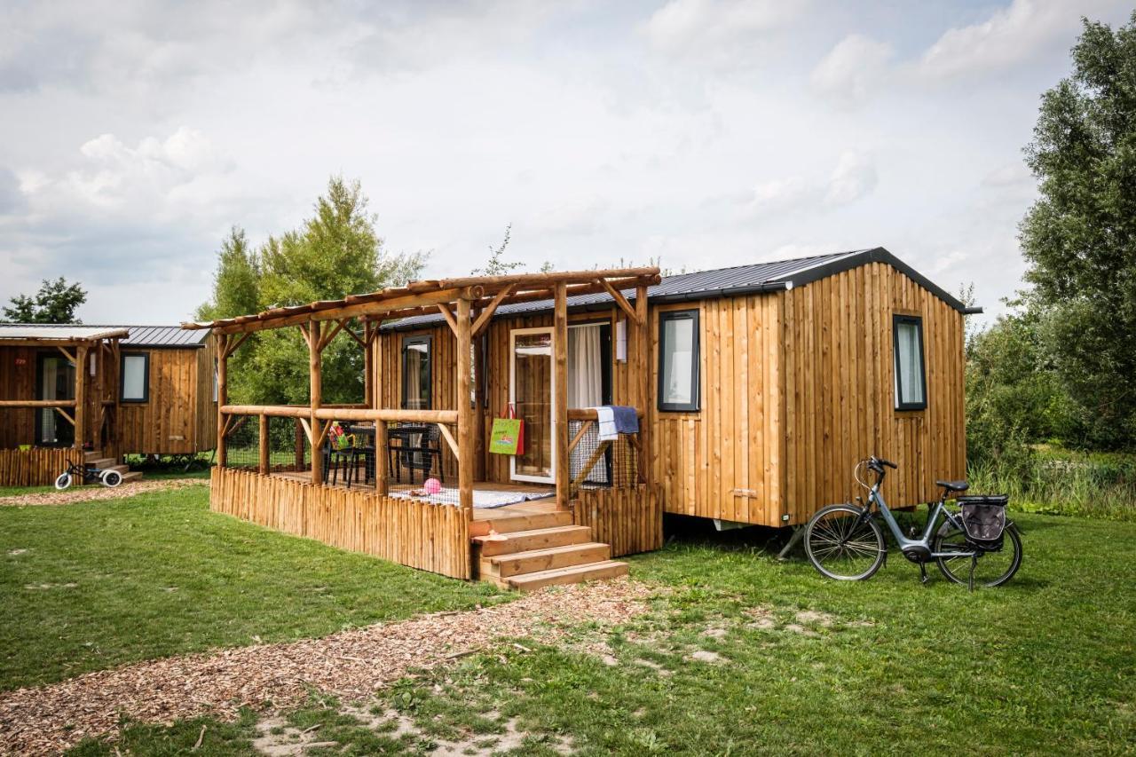 Le Camping Grand Cerf Hotel Gimouille Bagian luar foto