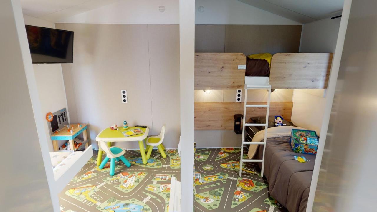 Le Camping Grand Cerf Hotel Gimouille Bagian luar foto