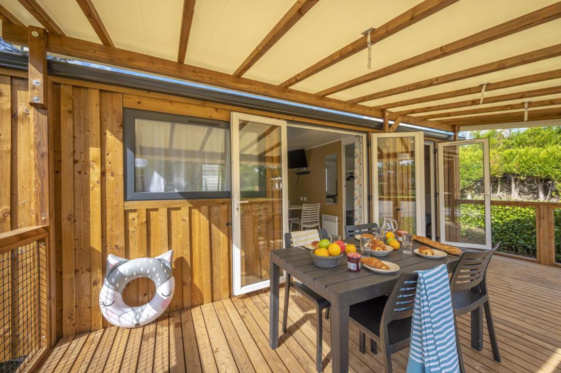 Le Camping Grand Cerf Hotel Gimouille Bagian luar foto