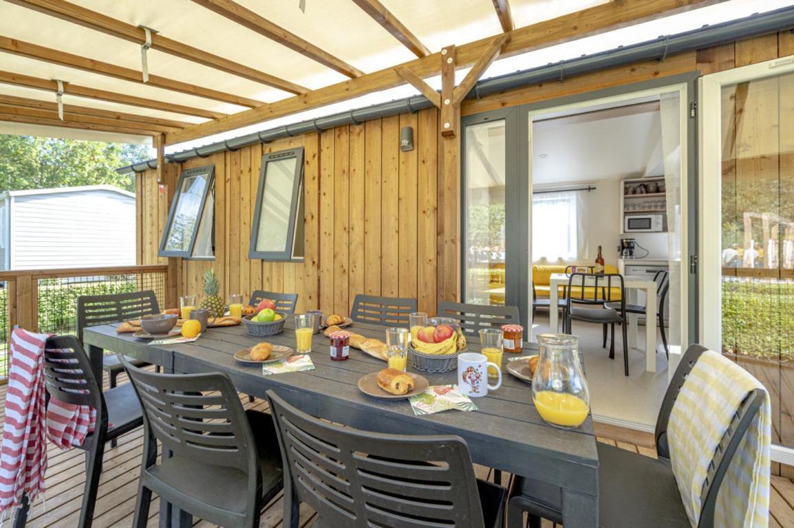 Le Camping Grand Cerf Hotel Gimouille Bagian luar foto