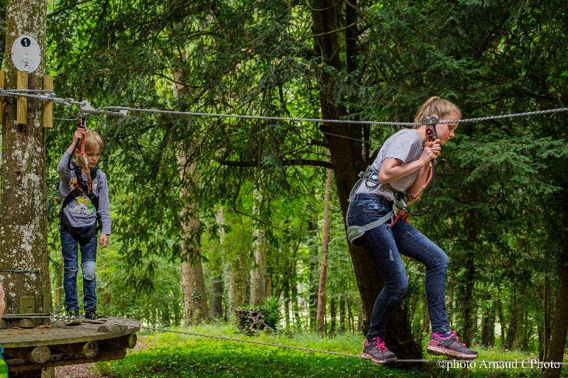 Le Camping Grand Cerf Hotel Gimouille Bagian luar foto